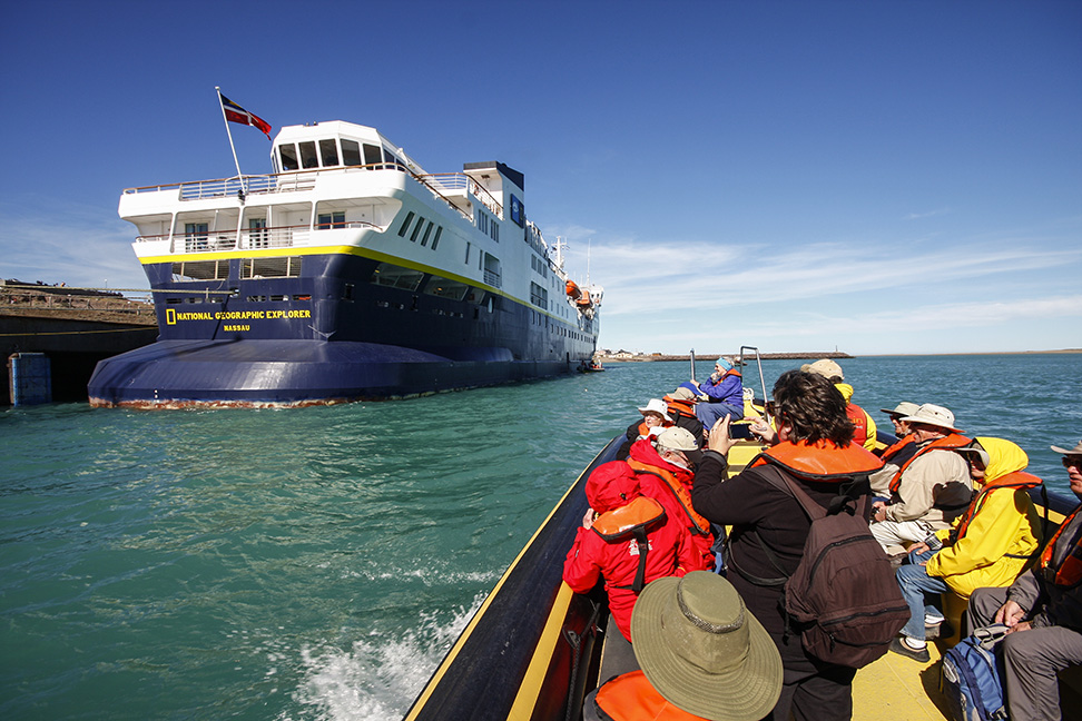 Cruise expedition at Puerto Deseado